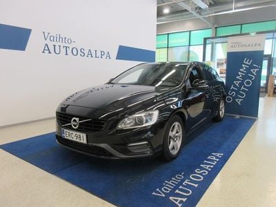 Käytetty Volvo V60 R-Design 187 HP (137 kW) 2016 Musta Farmari