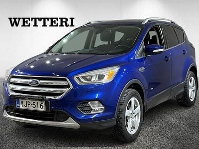 Käytetty Ford Kuga Titanium 150 HP (110 kW) 2017 Sininen Katumaasturi