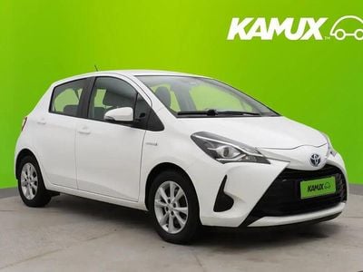 Valkoinen Käytetty 2018 Toyota Yaris Hybrid Active Sedan | 13 790 € (Perustarjous)