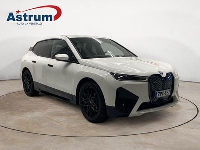 Käytetty BMW iX Sport Line 239 kW (326 HP) 2022 Valkoinen Katumaasturi