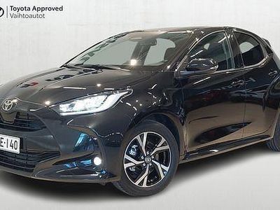 Musta Käytetty 2024 Toyota Yaris Plus Viistoperä | 23 900 € (Hieman kallis)