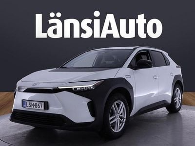 Valkoinen Käytetty 2024 Toyota bZ4X Edition Katumaasturi | 30 850 €