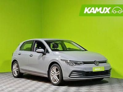 Hopea / harmaa Käytetty 2021 VW Golf Sedan | 19 490 € (Perustarjous)
