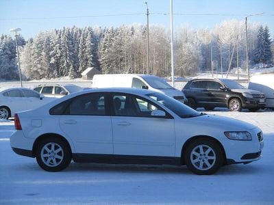 Käytetty Volvo S40 Kinetic 109 HP (80 kW) 2008 Valkoinen Sedan