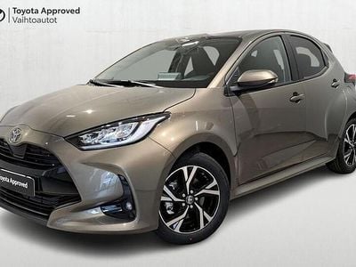 Ruskea Käytetty 2025 Toyota Yaris Hybrid Edition Viistoperä | 25 950 € (Hieman kallis)