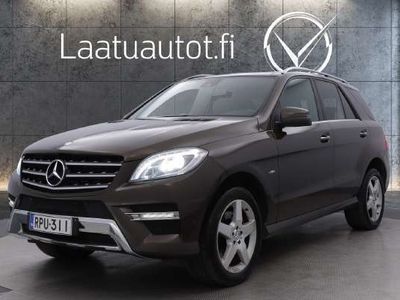 käytetty Mercedes ML250 BlueTec 4Matic Premium Business AMG - Korkotarjous alk. 2,99%! ** Suomi-Auto / Webasto / ILS / Navi / Nahat / Keyless / Panorama / Koukku **