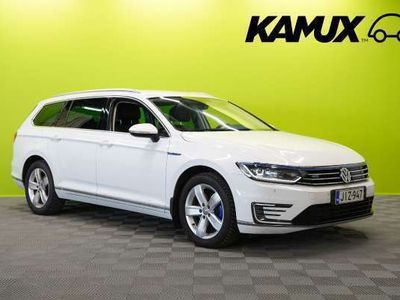 käytetty VW Passat Variant GTE Plug-In Hybrid 160 kW (218 hv) // Adapt.vakkari / Pa-lisälämmitin kauko-ohjauksella / Koukku / Digimittaristo //