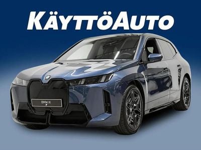 Uusi BMW iX Comfort Edition 400 kW (544 HP) 2026 Artic race blue meta Katumaasturi