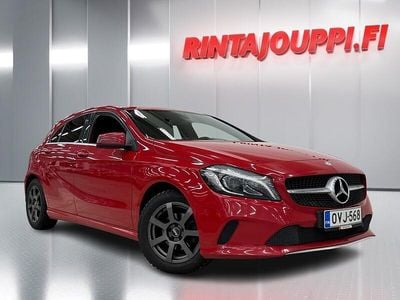 Käytetty Mercedes A180 Business 109 HP (80 kW) 2016 Punainen Viistoperä