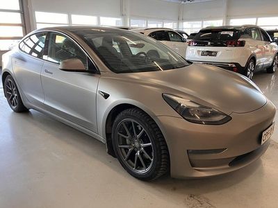 Käytetty Tesla Model 3 258 kW (351 HP) 2021 Sedan