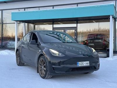 Käytetty 2022 Tesla Model Y Katumaasturi | 32 400 € (Hyvä tarjous)