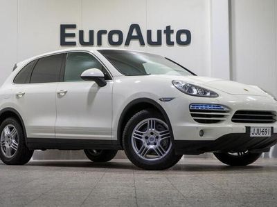 käytetty Porsche Cayenne Diesel Tiptronic HUIPPU MAASTURI WEBASTO NAVI NAHAT VETOKYKY 3500KG KOUKKU 19'ALUT PANORAMA XENON CRUISE JNE.