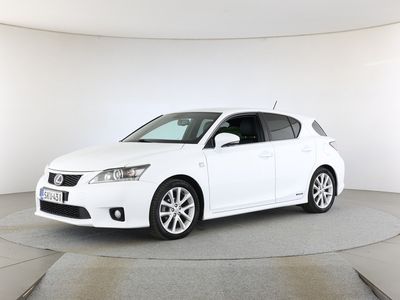 käytetty Lexus CT200h Hybrid A F Sport - *Korko alk. 2,99% + kulut* - Suomi-auto F-Sport