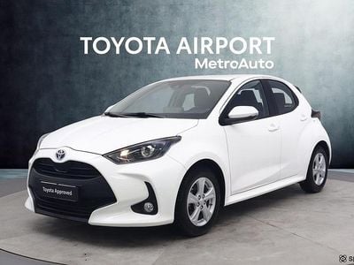 Valkoinen Käytetty 2022 Toyota Yaris Hybrid Active Viistoperä | 18 990 € (Hyvä tarjous)