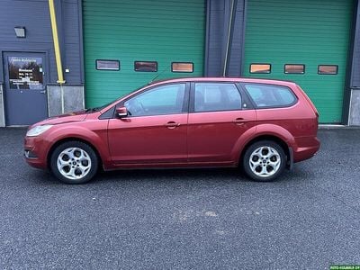 Käytetty Ford Focus Ghia 116 HP (85 kW) 2008 Punainen Van