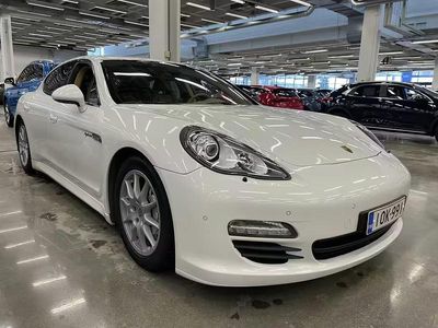 Käytetty Porsche Panamera S E-Hybrid 2012 Sedan