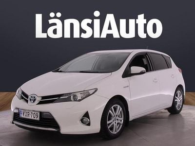 Käytetty 2015 Toyota Auris Hybrid Active Viistoperä | 12 400 € (Perustarjous)