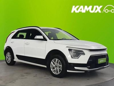 Käytetty Kia Niro EX 140 HP (102 kW) 2023 Valkoinen Katumaasturi