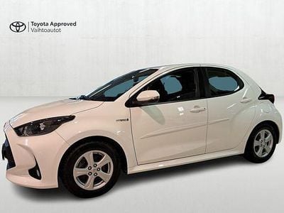 Käytetty Toyota Yaris Active 114 HP (83 kW) 2021 Valkoinen Viistoperä