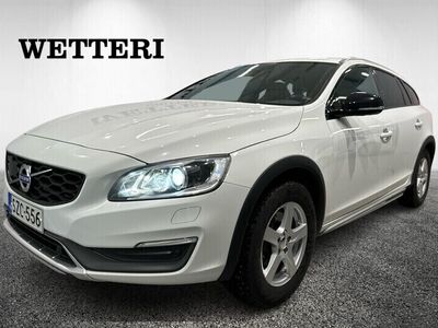 käytetty Volvo V60 CC D4 Summum aut - Rahoituskorko alk. 2,99%+kulut - **Webasto / Adaptiivinen vakkari / Navi / Koukku / Super varusteet**