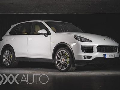 Käytetty Porsche Cayenne S E-Hybrid 333 HP (244 kW) 2015 Katumaasturi