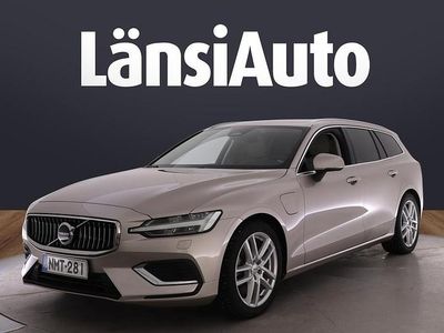 Ruskea Käytetty 2023 Volvo V60 Plus Farmari | 30 890 €