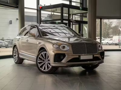 Harmaa Käytetty 2021 Bentley Bentayga Mulliner Katumaasturi | 239 800 €