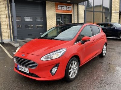 käytetty Ford Fiesta 1,1 85hv M5 Titanium 5-ov ** Suomi-auto / Vakkari / Läm.lasi / Lohko + Sp **