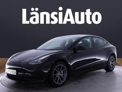 Musta Käytetty 2022 Tesla Model 3 RWD Sedan | 25 670 € (Perustarjous)
