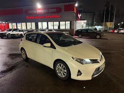 Käytetty 2014 Toyota Auris Hybrid Active Viistoperä | 15 980 € (Perustarjous)