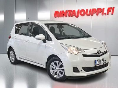 Valkoinen Käytetty 2011 Toyota Verso-S Sol Tila-auto | 3 500 € (Kallis)