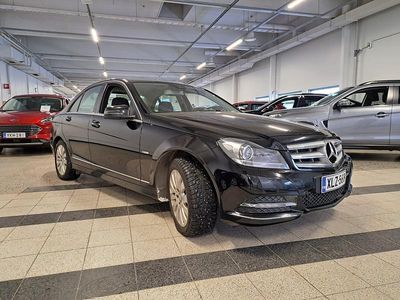 Käytetty Mercedes C200 Business 136 HP (100 kW) 2012 Musta Sedan