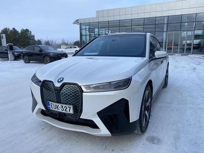 Käytetty BMW iX Sport Line 239 kW (326 HP) 2022 Mineral white met Katumaasturi