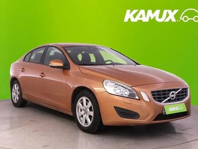 Käytetty Volvo S60 Kinetic 203 HP (149 kW) 2011 Oranssi Sedan
