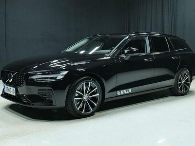 Musta Käytetty 2025 Volvo V60 Plus Farmari | 49 800 € (Kallis)