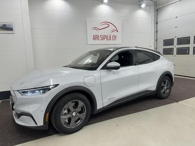 Valkoinen Käytetty 2021 Ford Mustang Mach-E Premium Katumaasturi | 39 800 €
