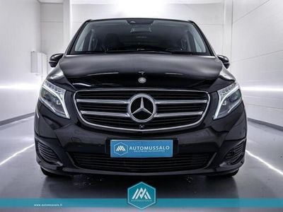 Mercedes V220