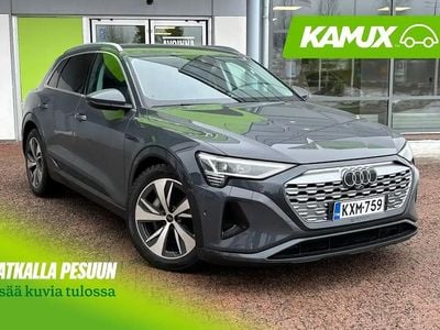 Käytetty Audi Q8 e-tron Advanced 250 kW (340 HP) 2024 Hopea / harmaa Katumaasturi
