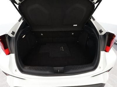 Käytetty Toyota C-HR Style 184 HP (135 kW) 2020 Valkoinen Katumaasturi