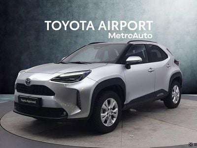 Hopea Käytetty 2024 Toyota Yaris Cross Katumaasturi | 28 990 € (Hyvä tarjous)