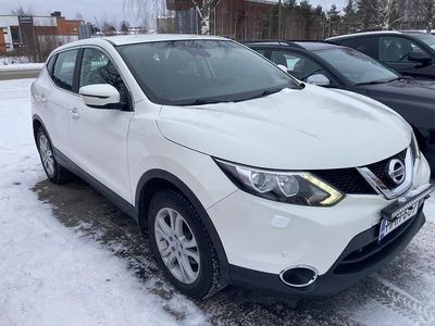 Käytetty Nissan Qashqai Acenta 116 HP (85 kW) 2015 Valkoinen Katumaasturi