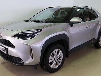 Käytetty Toyota Yaris Cross Edition 114 HP (83 kW) 2024 Hopea Katumaasturi
