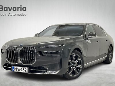 käytetty BMW 501 i7 G70 xDrive 60 // Hinta uutena267€ // Luovutus 10/23 // 31" Theatre Screen + Lounge Executive!