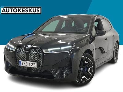 Musta Käytetty 2022 BMW iX Comfort Edition Katumaasturi | 40 900 € (Perustarjous)