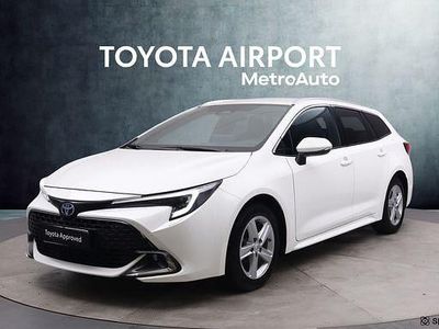 Valkoinen Käytetty 2023 Toyota Corolla Edition Farmari | 27 490 € (Perustarjous)