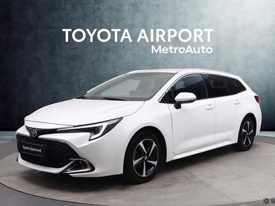 Käytetty Toyota Corolla Edition 140 HP (102 kW) 2023 Valkoinen Farmari