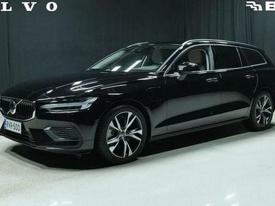 Käytetty Volvo V60 Plus 350 HP (257 kW) 2024 Musta Farmari