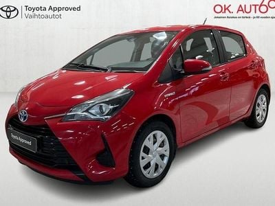 Käytetty Toyota Yaris Hybrid Active 101 HP (74 kW) 2019 Punainen Viistoperä