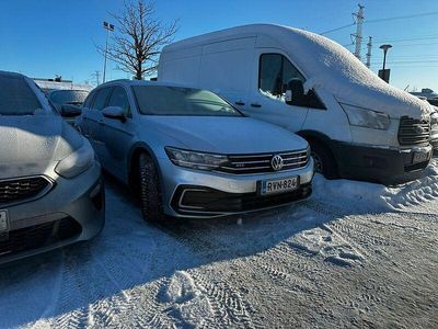 Hopea Käytetty 2020 VW Passat GTE Farmari | 15 900 € (Perustarjous)