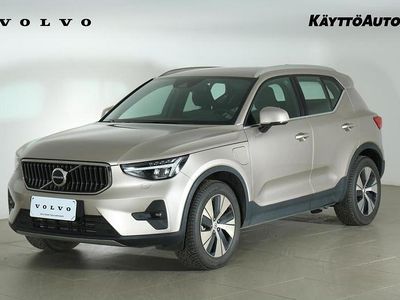 Ruskea (beige) Käytetty 2023 Volvo XC40 Plus Katumaasturi | 39 900 € (Hieman kallis)